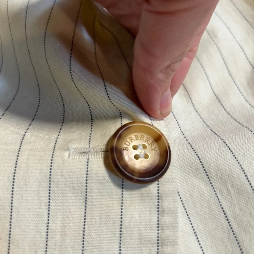 Burberry Cream and Blue Pinstripe Blazer Size 8‎ Preppy Designer Quiet Luxury